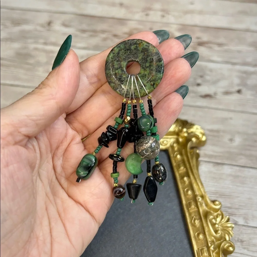 Stunning stone brooch